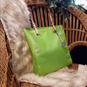 MK Tote Purse 👜🍃